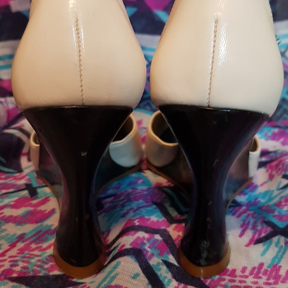 Shoes - Picture 5 of 6